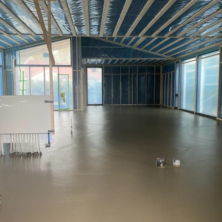 Betonilattian valu työkohteessa Tampereella