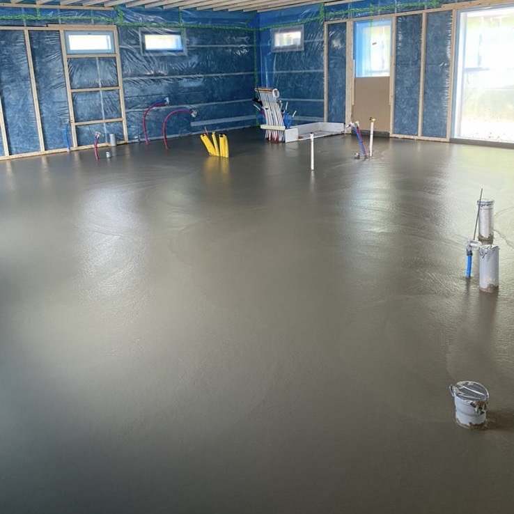 Ammattimainen betonilattia autotalliin